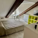 Piccolo Loft Sui Tetti Di Apartament *